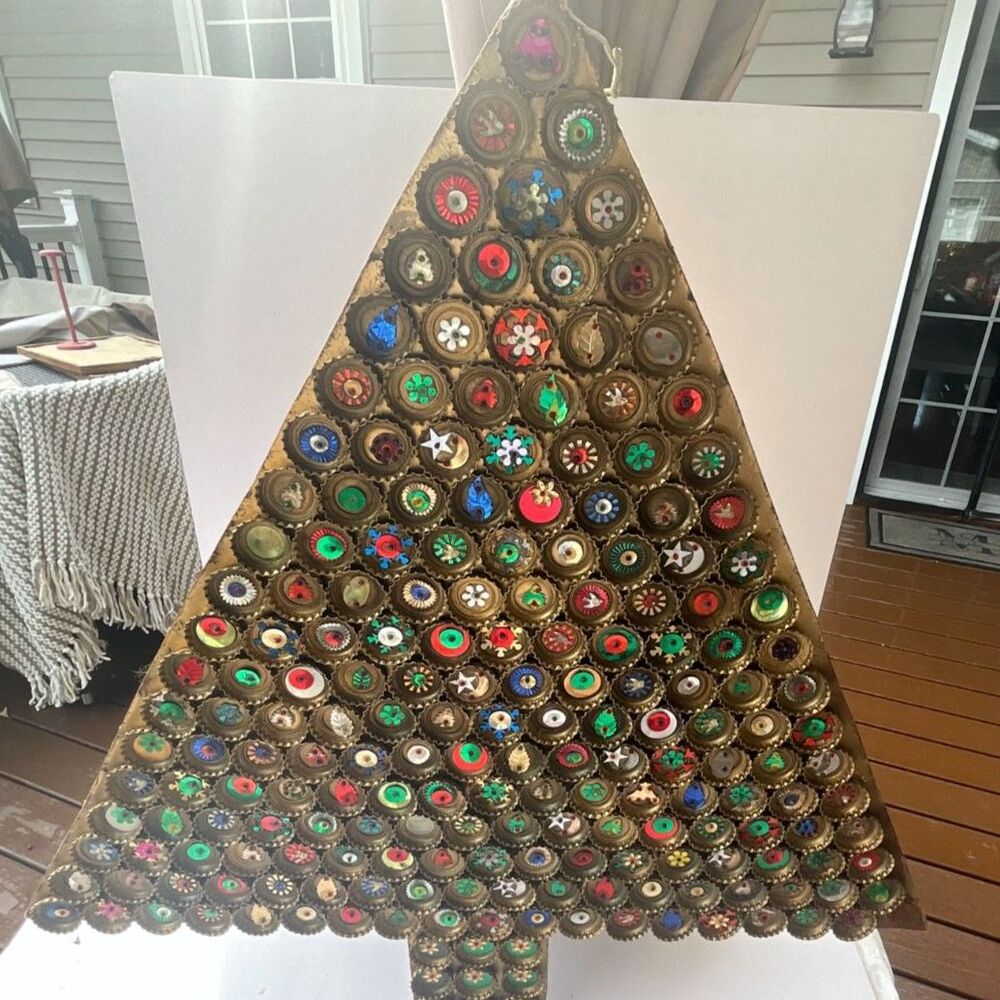 RARE large size bottle cap art Christmas tree Large size must see